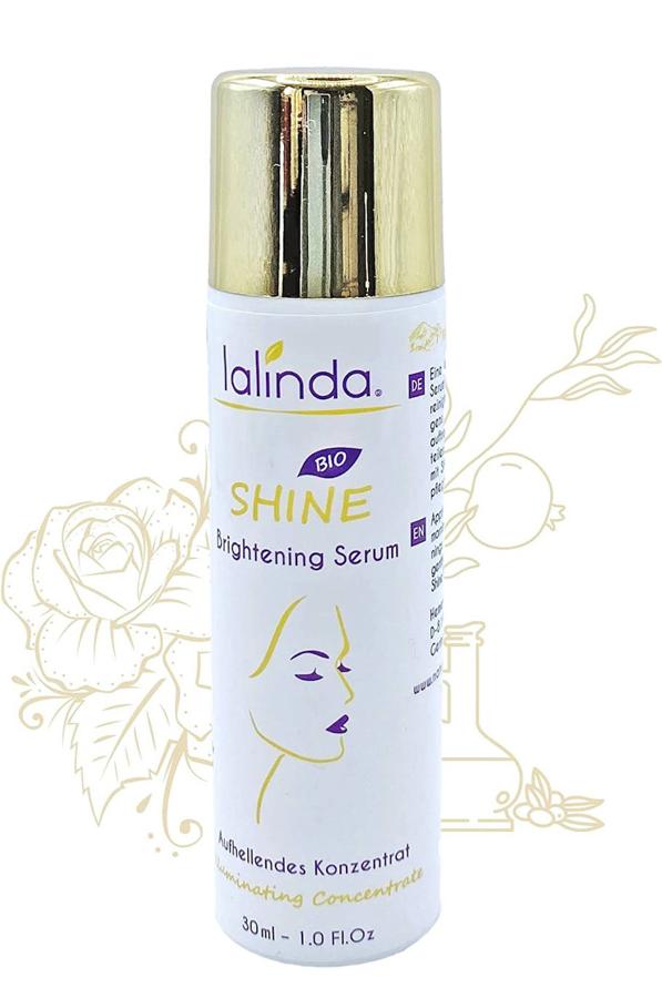 El Sérum Revitalizante Iluminador de LaLinda es muy eficaz contra las manchas y las arrugas.  Cómpralo aquí