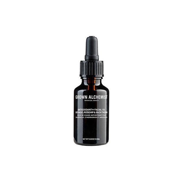 Antioxidant+ Facial Oil de Grown Alchemist nutre, hidrata, reafirma y restaura la elasticidad de la piel, mientras desvela una tez radiante. Está formulado con una mezcla reparadora y antioxidante, con acción antiedad, de rosa mosqueta, espino amarillo, almendras dulces, salvado de arroz, borraja, macadamia y vitamina E. El cutis se ve mucho más suave, repulpado, terso y uniforme. Cómpralo aquí
