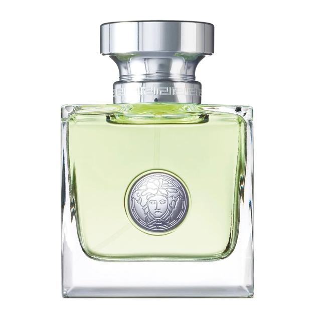 Una mezcla de lo mediterráneo y la sensualidad de la mujer. Versense es una fragancia fresca y embriagadora que se inspira en la naturaleza para conseguir un efecto poderoso femenino. Es de Versace. Precio: 49,95 €. 