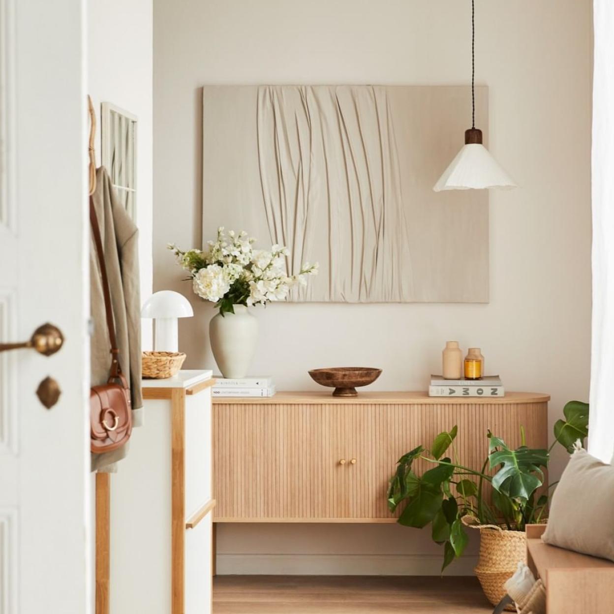 El recibidor no es solo un lugar de paso, si no que se puede convertir en un lugar bonito y elegante si se le saca el patido que se merece.