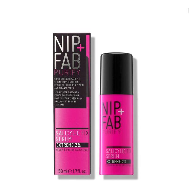 El Salicylic Acid Fix Serum Extreme 2% de Nip + Fab contiene aloe vera y extracto de ginseng.  Cómpralo aquí