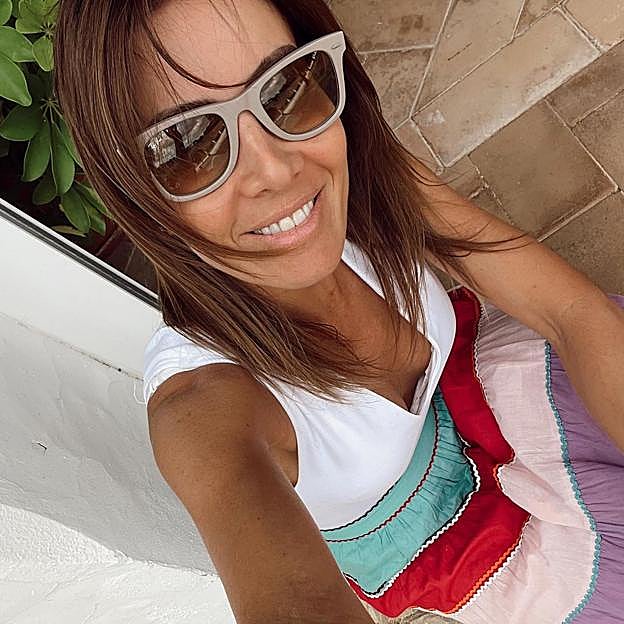 Nos hemos enamorado del vestido romántico de Virginia Troconis