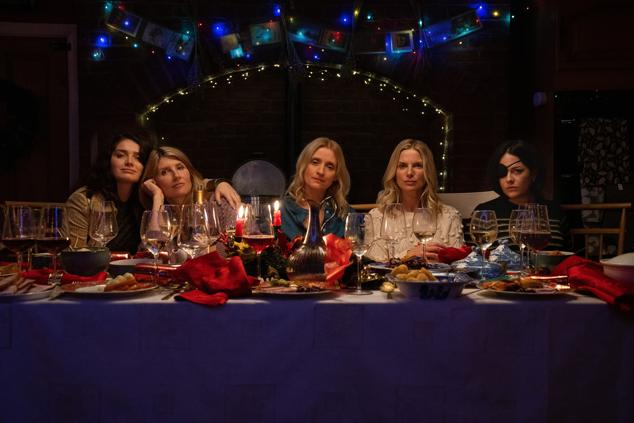 Sharon Horgan, responsable y protagonista de Catastrophe, regresa con esta comedia negra de suspense ambientada en la costa de Irlanda que sigue la vida de las hermanas Garvey, unidas por la muerte prematura de sus padres y la promesa de protegerse siempre unas a otras. Junto a Horgan, que vuelve a escribir y protagonizar, aparecen en el reparto Anne-Marie Duff (Suffragette), Eva Birthistle (Brooklyn), Sarah Greene (Frank of Ireland) y Eve Hewson (Detrás de sus ojos) como las hermanas Garvey.
