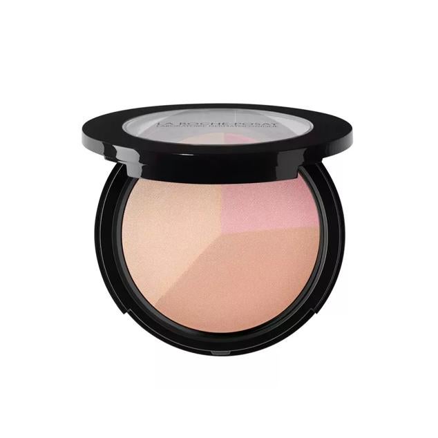 Trío de polvos matificantes compuesto por tres tonos suaves que aportan a la piel un color cálido y agradable mientras la matifican evitando los incómodos brillos. Además, se adaptan a cualquier tono de piel. Precio: 22,88 euros en Atida Mifarma. Cómpralo aquí