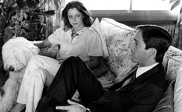 Los hijos de los marqueses de Urquijo, Myriam y Juan de la Sierra, en su mansión de Somosaguas. 