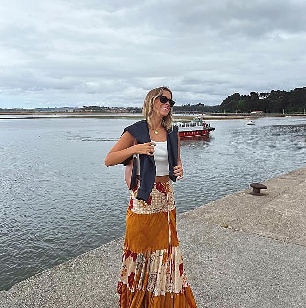 Regresan a tu armario las faldas largas bohemias que te solucionarán el look cómodo del verano