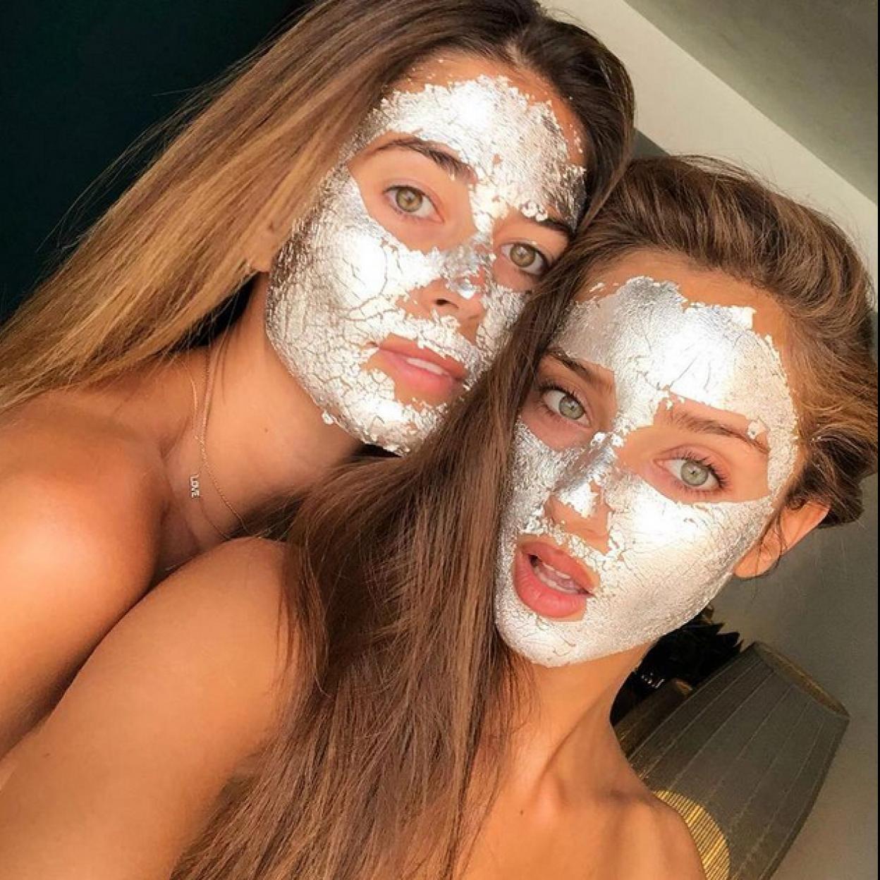 Pincha en la imagen para conocer las cremas antiedad de lujo en las que merece la pena invertir para rejuvenecer la piel del rostro si has cumplido los 50. 