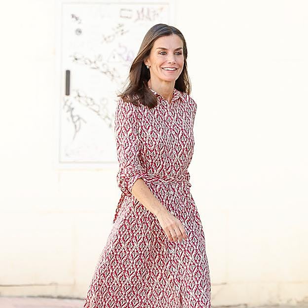 Tenemos la versión cómoda de las alpargatas de cuña favoritas de la reina Letizia en sus vacaciones