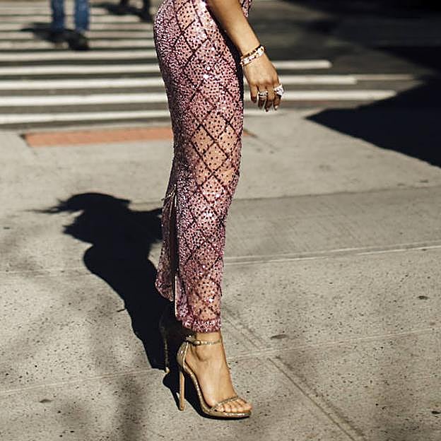 Doradas y de tacón: las sandalias que le darán un aire sofisticado a tus looks de invitada