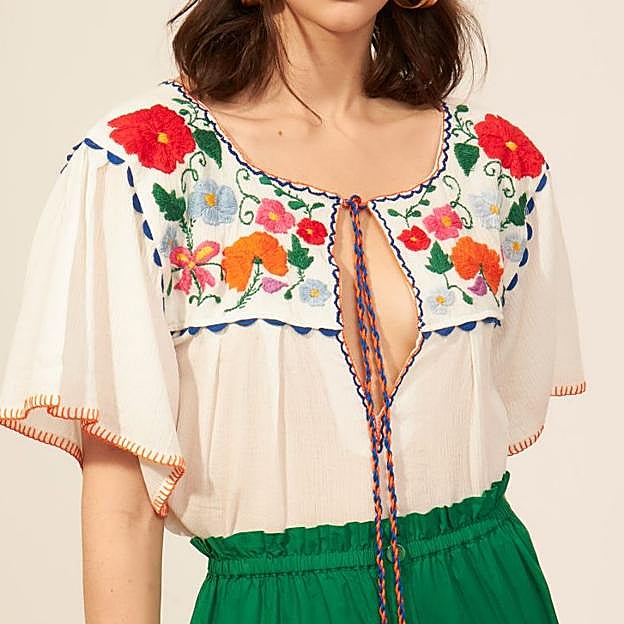 La blusa de Antik Batik.