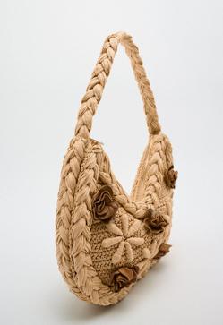 Imagen secundaria 2 - El bolso de hombro más bonito de Zara es trenzado (y una copia mejorada del favorito de las influencers francesas)