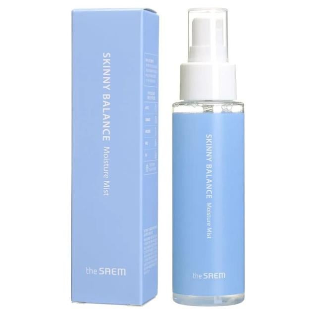 Bruma facial con efectos calmantes que hidratan, iluminan y suavizan la piel desde su primera aplicación. Su formulación está compuesta por rosa de damasco y aceite de karité. Además, cuenta con extracto de jugo de frutas y vegetales. Es de The Saem. Precio: 11,49 €. 