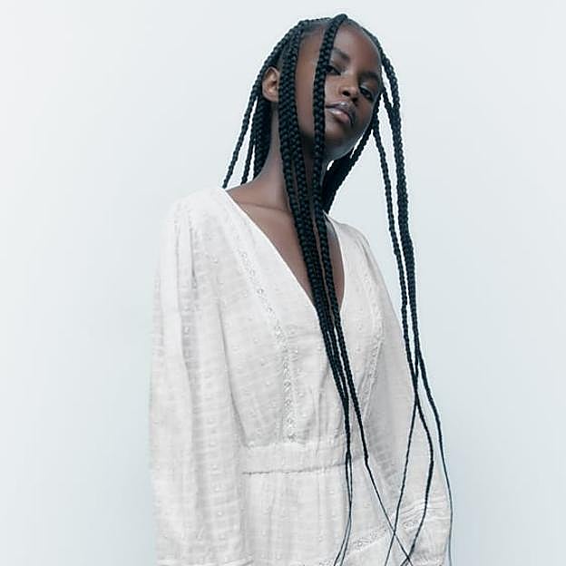 Imagen principal - Detalles del vestido blanco que no puede ser más romántico.