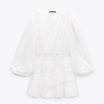 Imagen secundaria 1 - Detalles del vestido blanco que no puede ser más romántico.