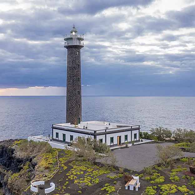 Un faro en la isla de Santa Cruz de Tenerife con unas vistas de infarto para desconectar de todo.