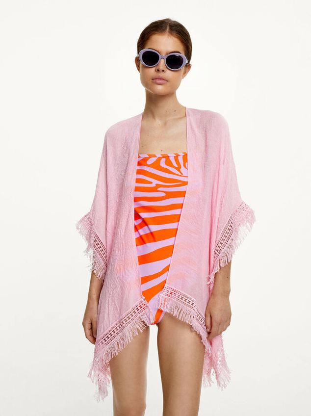 También nos traen este modelo de diseño corto y abierto que está disponible en crudo y en rosa.