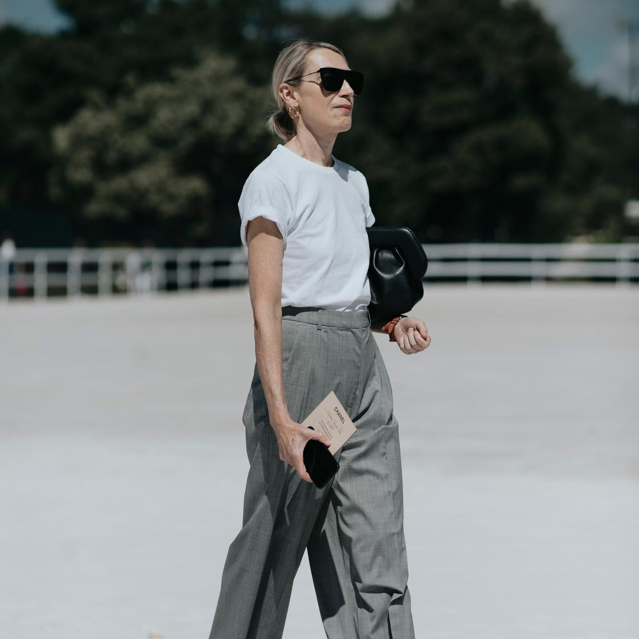 La camiseta blanca e sun básico que todas tenemos en el armario.