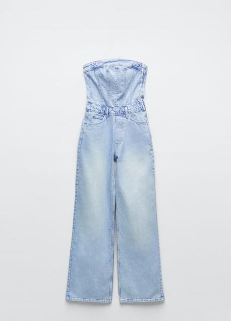 Imagen - También hay una versión en azul claro de este mono de Zara.