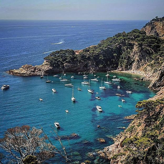 Cala Futadera es una cala preciosa en Tossa de Mar para un día de playa y familia