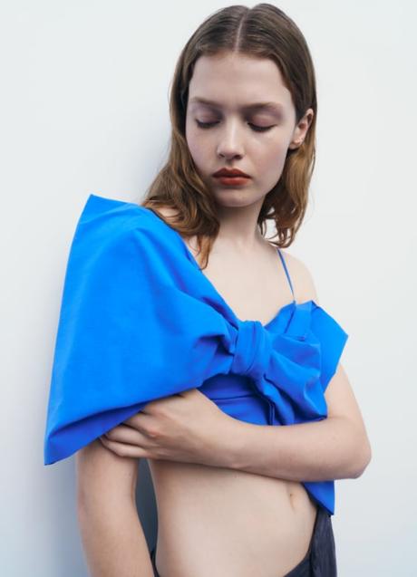 Imagen - Top azulón de Zara.