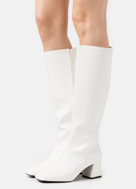 Imagen - Botas blancas de Monki, 60€.