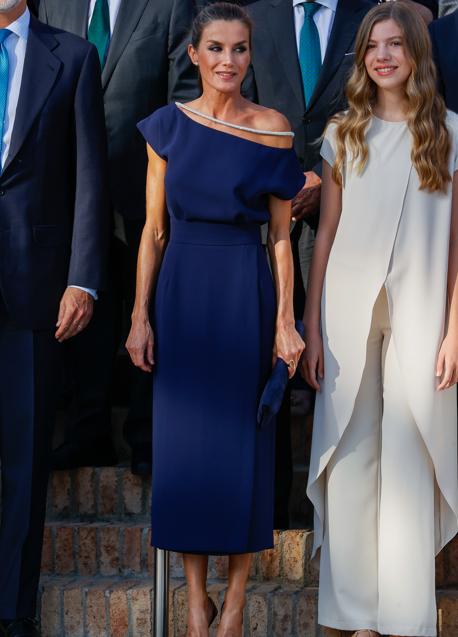 Imagen - La reina Letizia con un vestido azul. / GTRES
