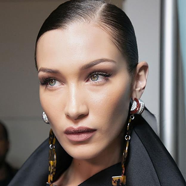 El contorno de ojos con vitamina C más vendido que acaba con las patas de gallo y aumenta la duración de maquillaje