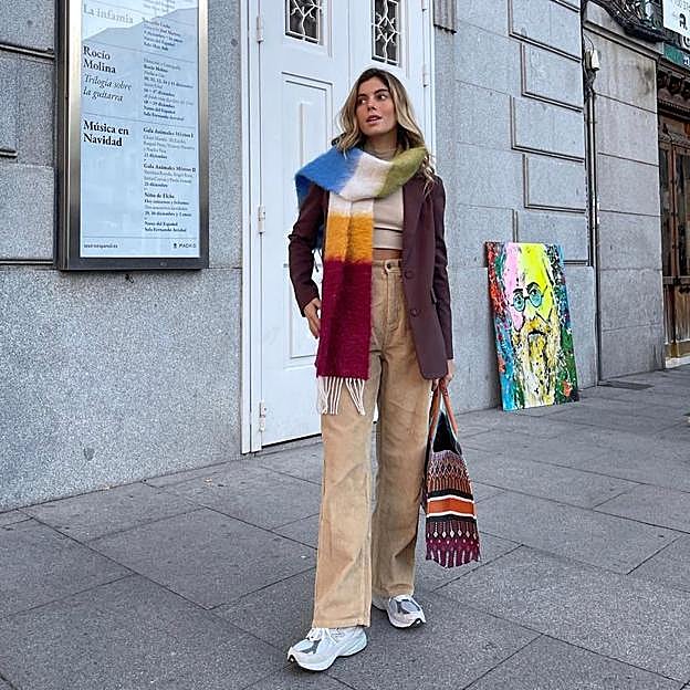 Imagen principal - Los looks de las influencers con las New Balance.