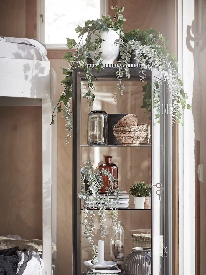 ¿Te gustan las plantas y su poder ornamental pero eres un desastre con sus cuidados? Las artificiales son tus mejores aliadas, y hay diseños tan geniales que nadie dirá que no son naturales. Estas cuestan 5 euros. Cómpralo aquí