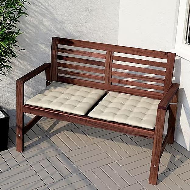 Un banco de madera para todo tipo de exteriores: desde terraza a jardines y porches.