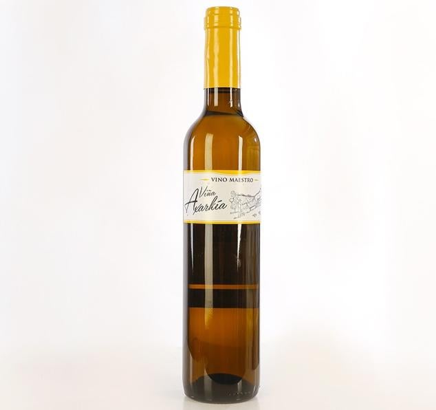 Si eres de las que les gusta acabar la velada acompañando el postre con un vino dulce, no puedes perderte este elaborado con Moscatel de Alejandría y proveniente de la denominación de origen Málaga. De color dorado y con aromas a fruta madura y notas tripuxales, es un vino sabroso y especiado que sorprende incluso a los que no son aficionados a este tipo de bebidas. 9,85 euros. 
