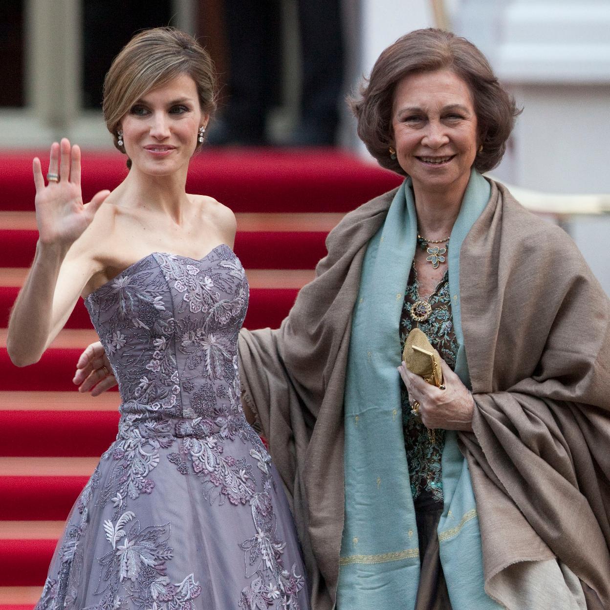 Las reinas Letizia y Sofía juntas en un acto oficial. 