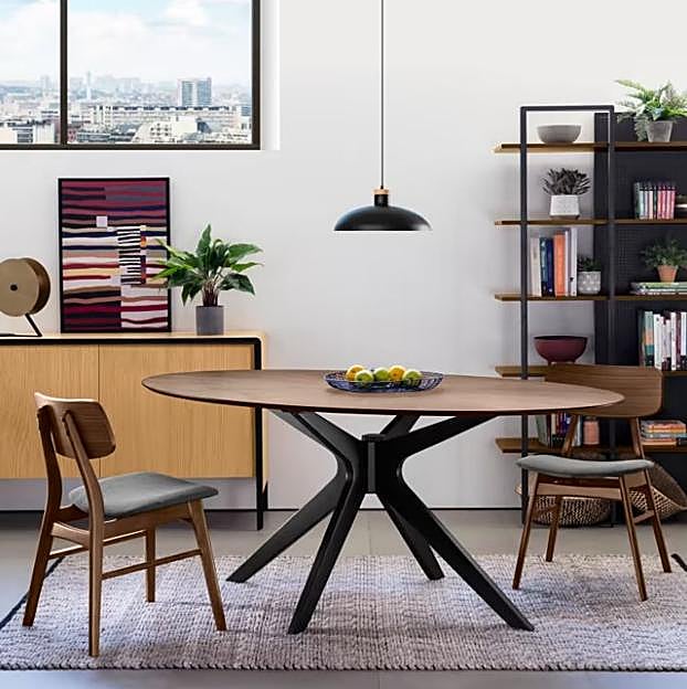 Las mesas redondas invitan a crear ambientes agradables y más integrados.