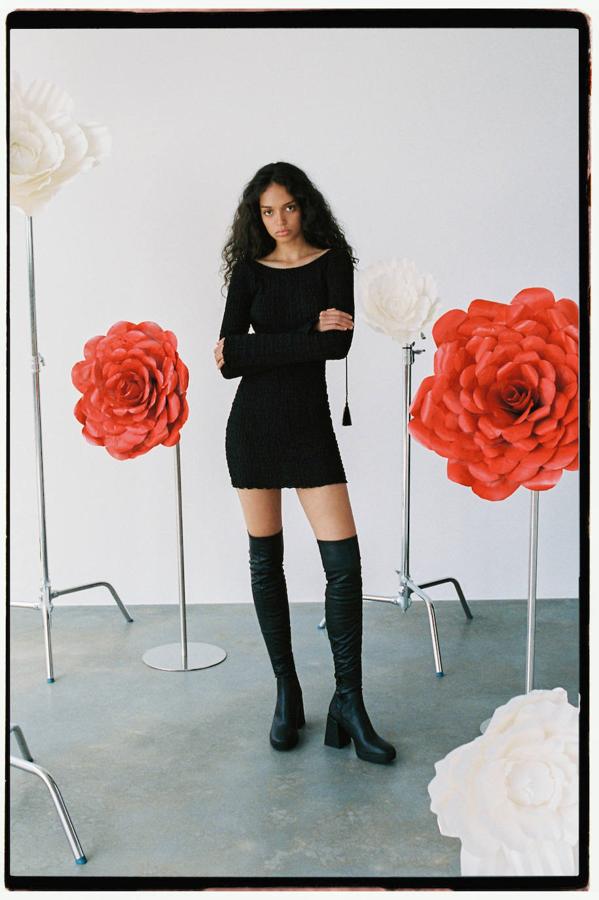 Pull&Bear nos trae este modelo de caña alta que está disponible en negro, crudo y marrón.