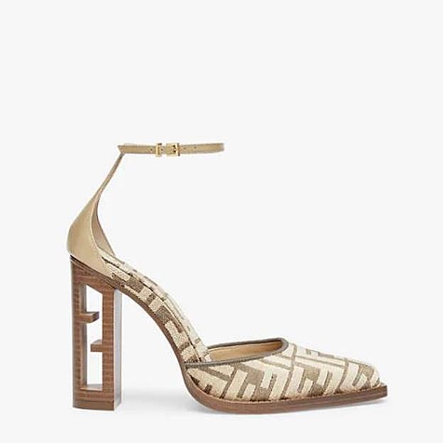 Los zapatos de Fendi de Blanca Suárez.