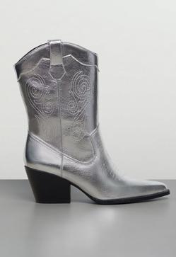 Imagen secundaria 2 - Las botas cowboy de Lefties están disponibles en tres colores.