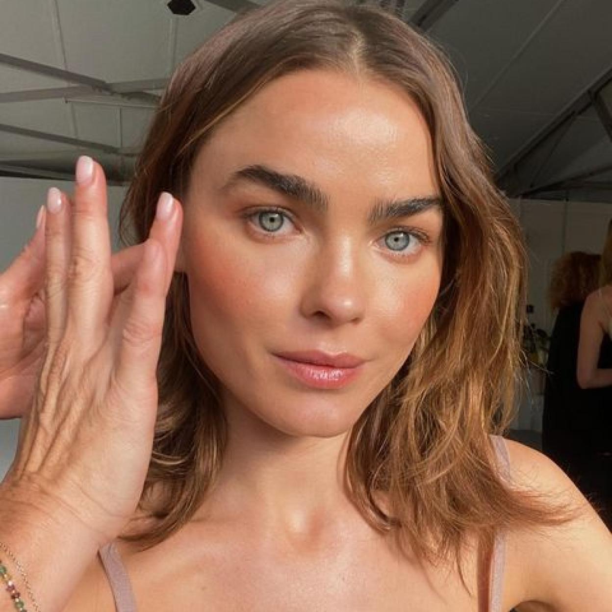 Explora todas las posibilidades de este sérum con retinol para combatir el envejecimiento y borrar las manchas y las arrugas.