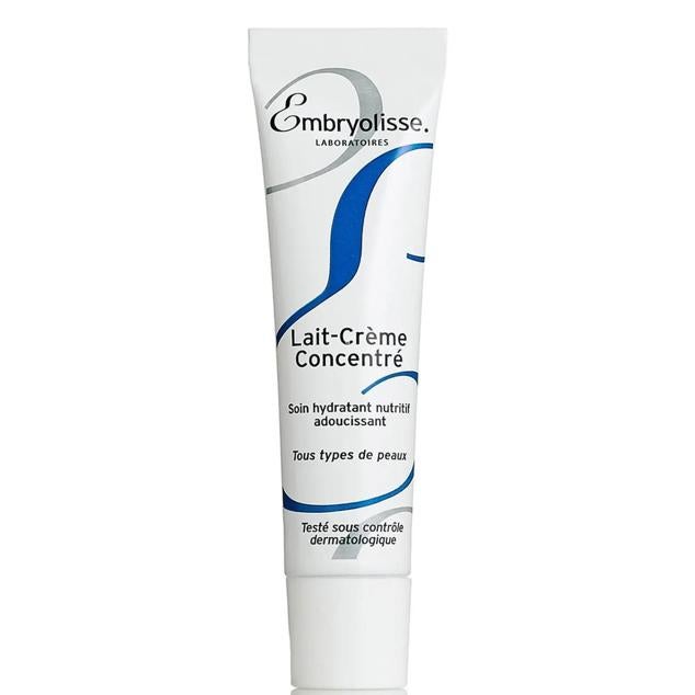 Lait-Crème Concentré de Embryolisse es una crema multiusos que sirve de hidratante, base de maquillaje, mascarillas y desmaquillante. Está enriquecida con ácidos grasos y vitaminas esenciales que proporcionan firmeza, elasticidad, luminosidad, tonicidad y fortalecen la piel. Además, suaviza, repara y trata la sequedad más extrema. Cómpralo aquí