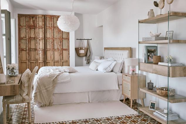 Casi cuatro mil millones de visualizaciones convierten al hashtag #coquette en la estética favorita de la generación Z. Se trata de decorar (y vestir) como si quisiéramos impresionar a Sofia Coppola, Jane Austen y Lana del Rey, es decir, tonos blancos y deslavados para una feminidad anacrónica.