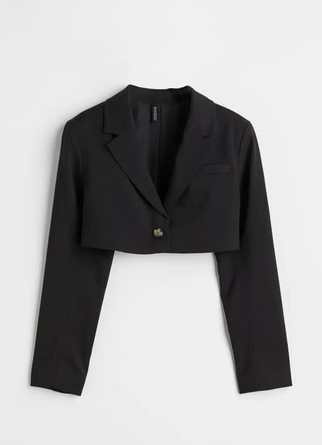 Imagen - Blazer corta en color negro de H&M. Foto: H&M.