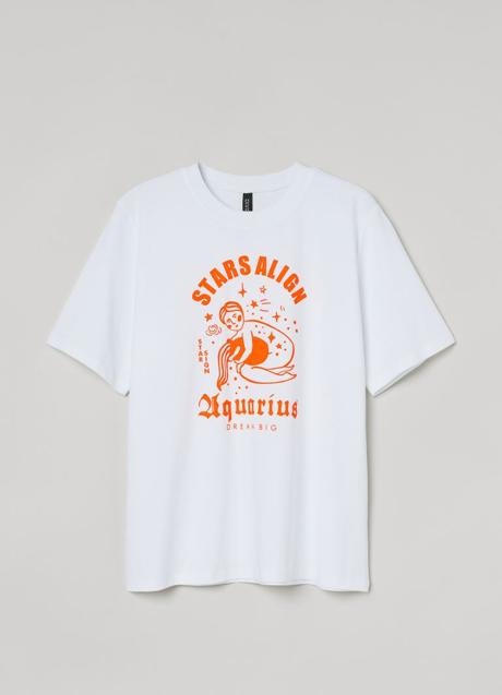 Imagen - Camiseta estampada horóscopo de H&M. Foto: H&M.