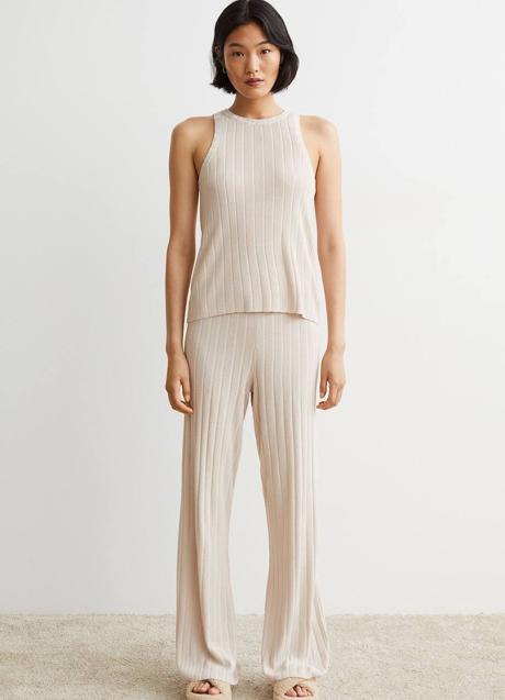 Imagen - Conjunto d epunto acanalado en tono crudo