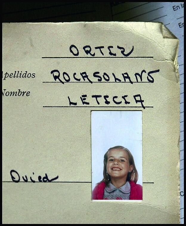 Ficha de Letizia Ortiz Rocasolano durante sus años de escuela en el colegio La Gesta de Oviedo.