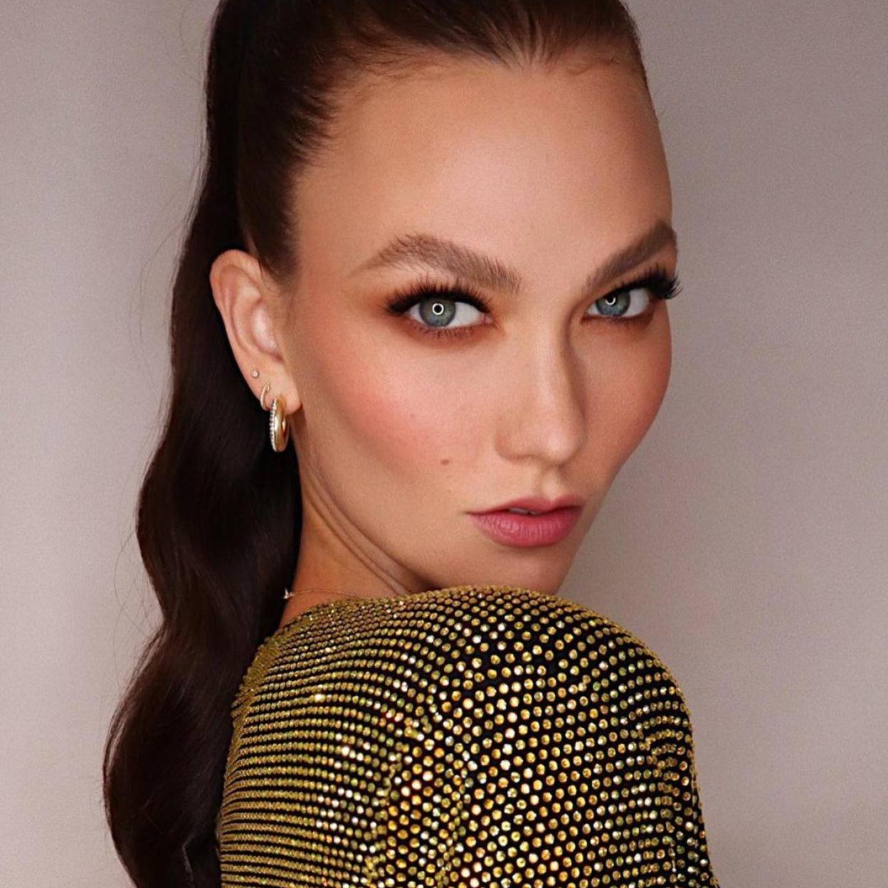 Las cremas mate antiedad te conseguirán la tez impecable como la de Karlie Kloss