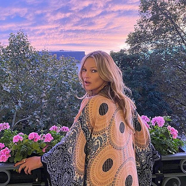 Todo el mundo habla de este aceite antiedad que activa el colágeno de forma natural y que usa Kate Moss para una piel hidratada, sana y sin arrugas