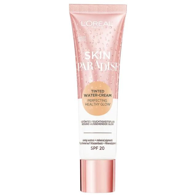 Skin Paradise Tinted Water-Cream de L’Oréal Paris ofrece una hidratación de hasta 24 horas y un acabado resplandeciente. El aspecto de la piel será super saludable, muy rellena, jugosa, satinada y vital gracias a su cóctel energizante e hidratante de ácido hialurónico, aloe vera, jengibre y hamamelis. Además, iguala el tono, protege frente a los radicales libres e ilumina con intensidad. Cómpralo aquí