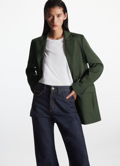 Imagen - Americana verde oversize de COS, 175€.