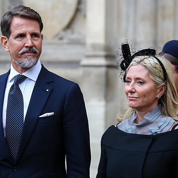 Por qué la reina Ana María de Grecia y sus hijos (con la princesa Marie Chantal a la cabeza) prefieren las cortes europeas a la española