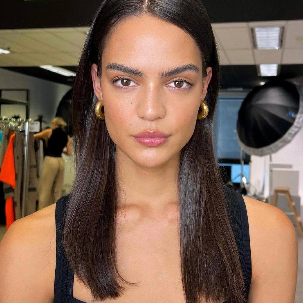 Consigue una mirada favorecida, abierta y luminosa como la de la modelo con estos parches