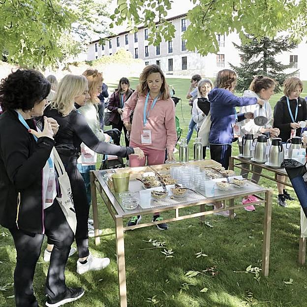 Las asistentes pudieron disfrutar de un break saludable en Mercedes-EQ Welife Tour Valladolid.